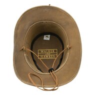 Walker en Hawkes Leather Outback Antique Explorer Hat Light Brown